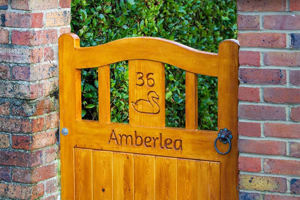 Amberlea Guest House Swanage Bagian luar foto